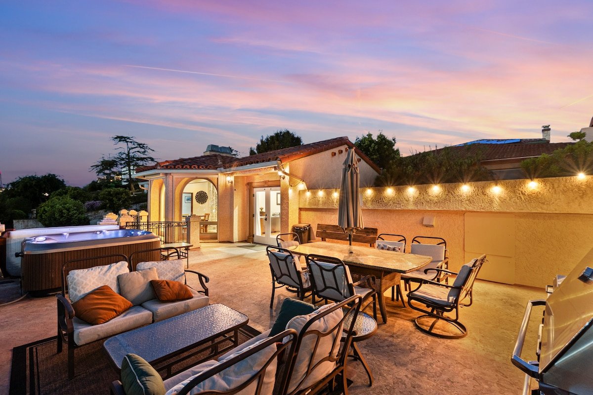 ☆🏘 Breathtaking 180º Views 🏝Hot Tub🏝 5☆ Reviews gallery image 5