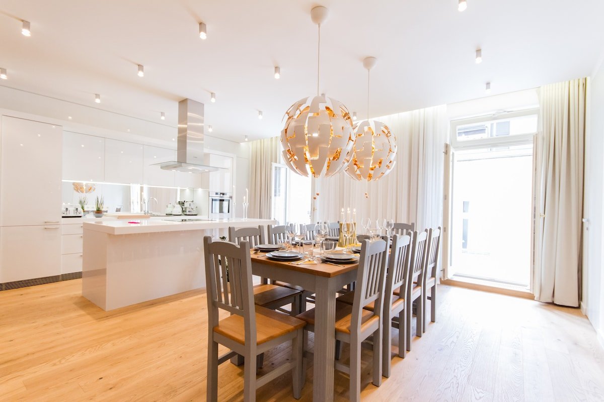 Glamour Excellent F 4-Bedrooms, 4-Bathrooms gallery image 2