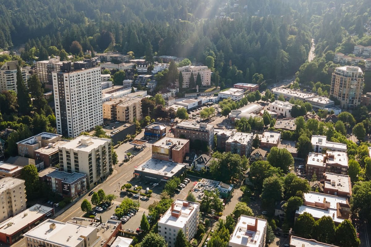 Massive 7BR – Nob Hill – NW 23rd – Sleeps 14 gallery image 4