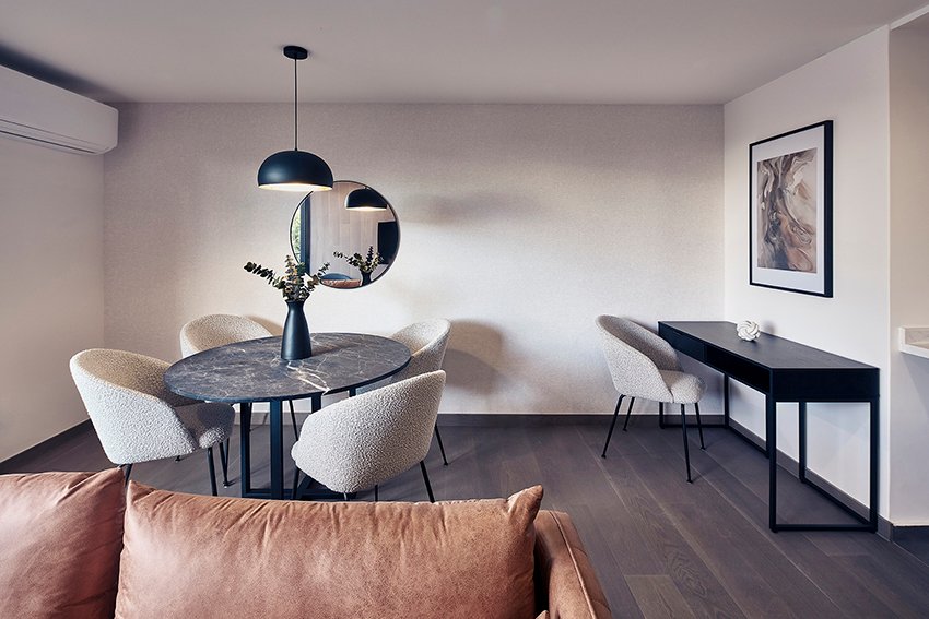 Condesa cool balcony Ste 2br/2ba pool & gym 4 pax