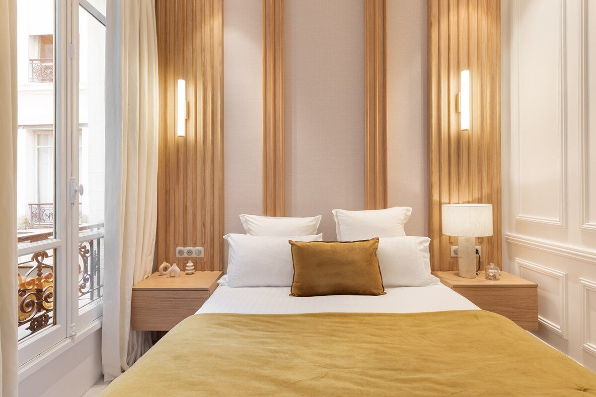 A Sublime 2-BR/2BA with Services in Champs-Elysées gallery image 4