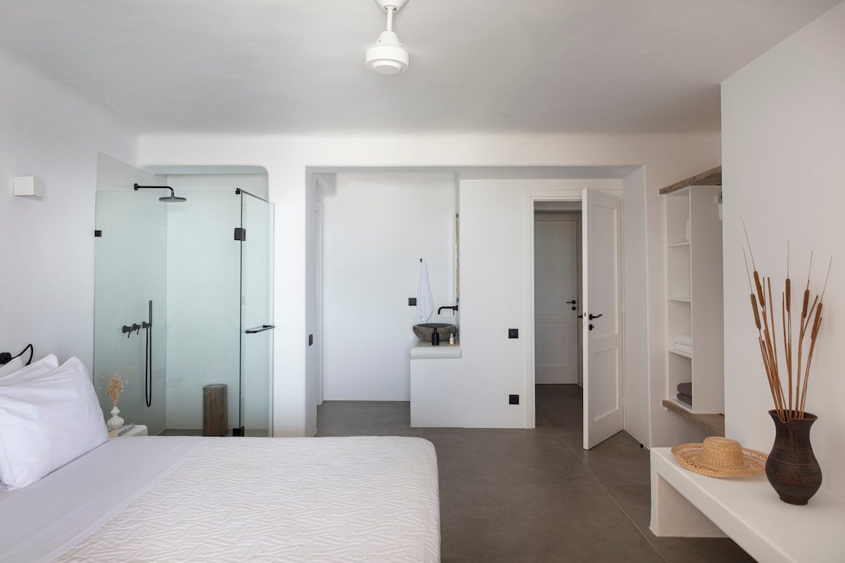 Agapi 2′ walk to the beach, by Red Windmill Villas gallery image 4