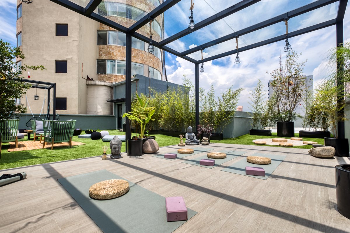 Cool Shared Rooftops+Gym+ B/Center | Chic Apt