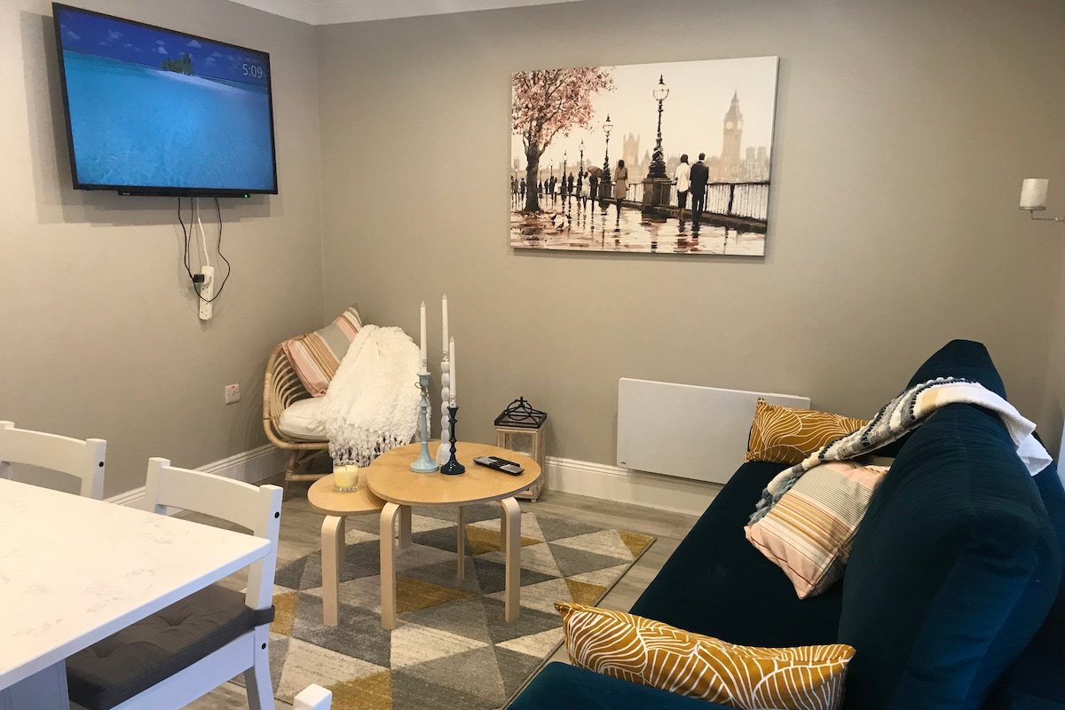 Windmill lane gallery image 3