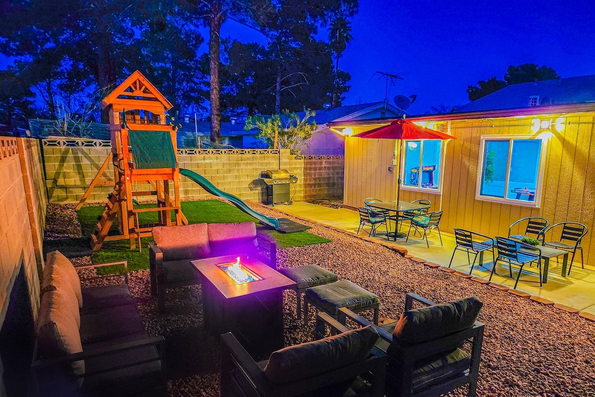 Large Family House with Game Room & Play Ground gallery image 3