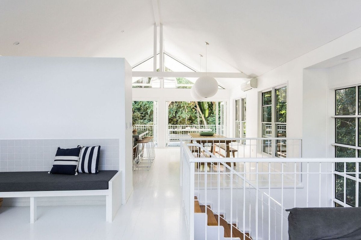 The Beach House, Pool, Tennis Court, Location! gallery image 4