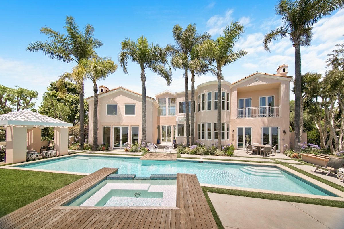 Villa Azure – by Stay Awhile Villas gallery image 4