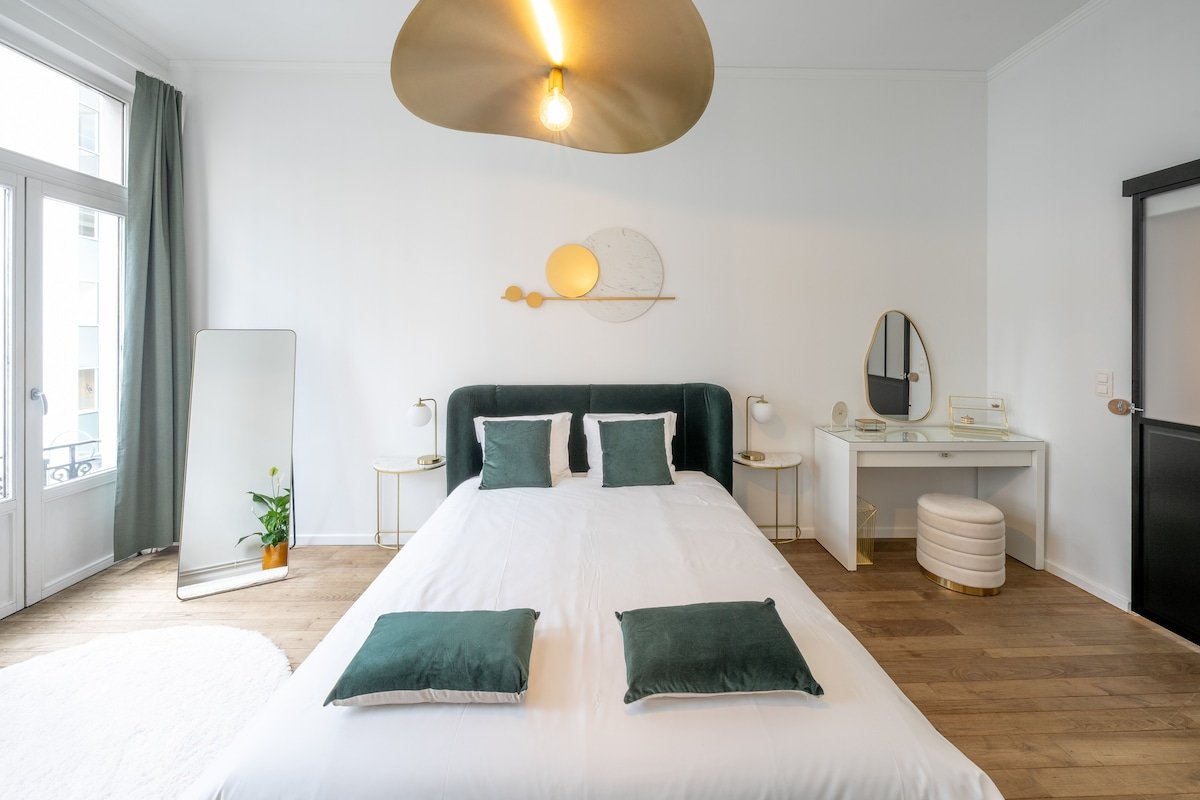 Serenity bubble next to the Grand Place gallery image 4