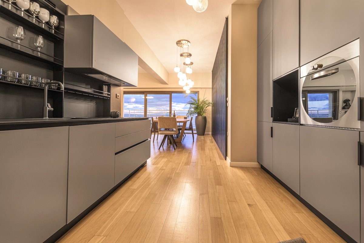 Iconic Salonica Suite seafront gallery image 4