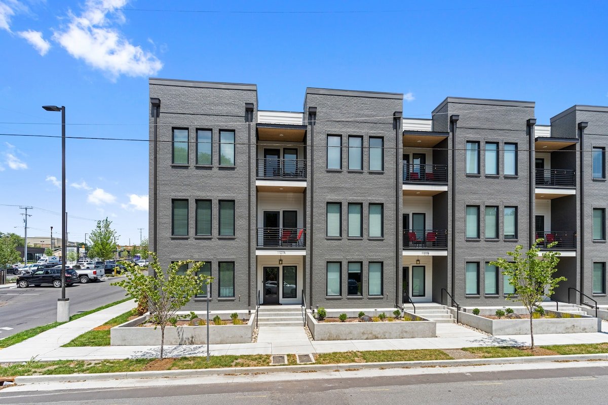 *SLEEPS 24* Keep the Secret *2 Units * 8BR* 8BA*1 gallery image 2