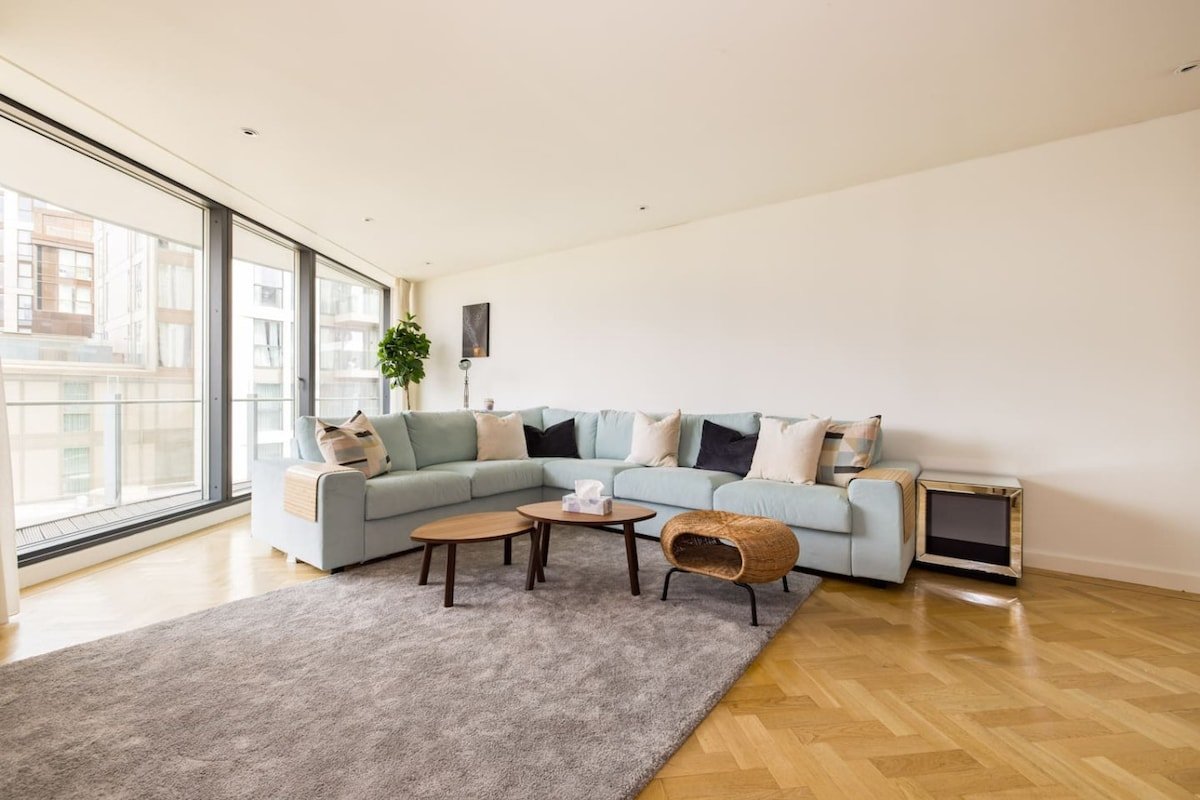 Spacious, Spotless 3-Bed Apt by Paddington Station gallery image 2
