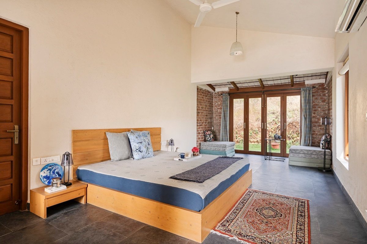 Om Anantha gallery image 4