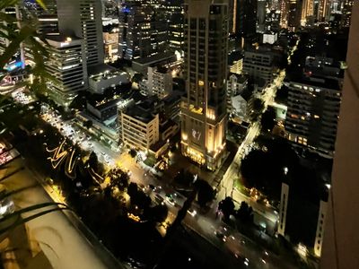 曼谷3b4b核心商圈/BTS/像素大厦/四面佛/siam商圈/全景玻璃/超大平层/景观阳台/可吸烟