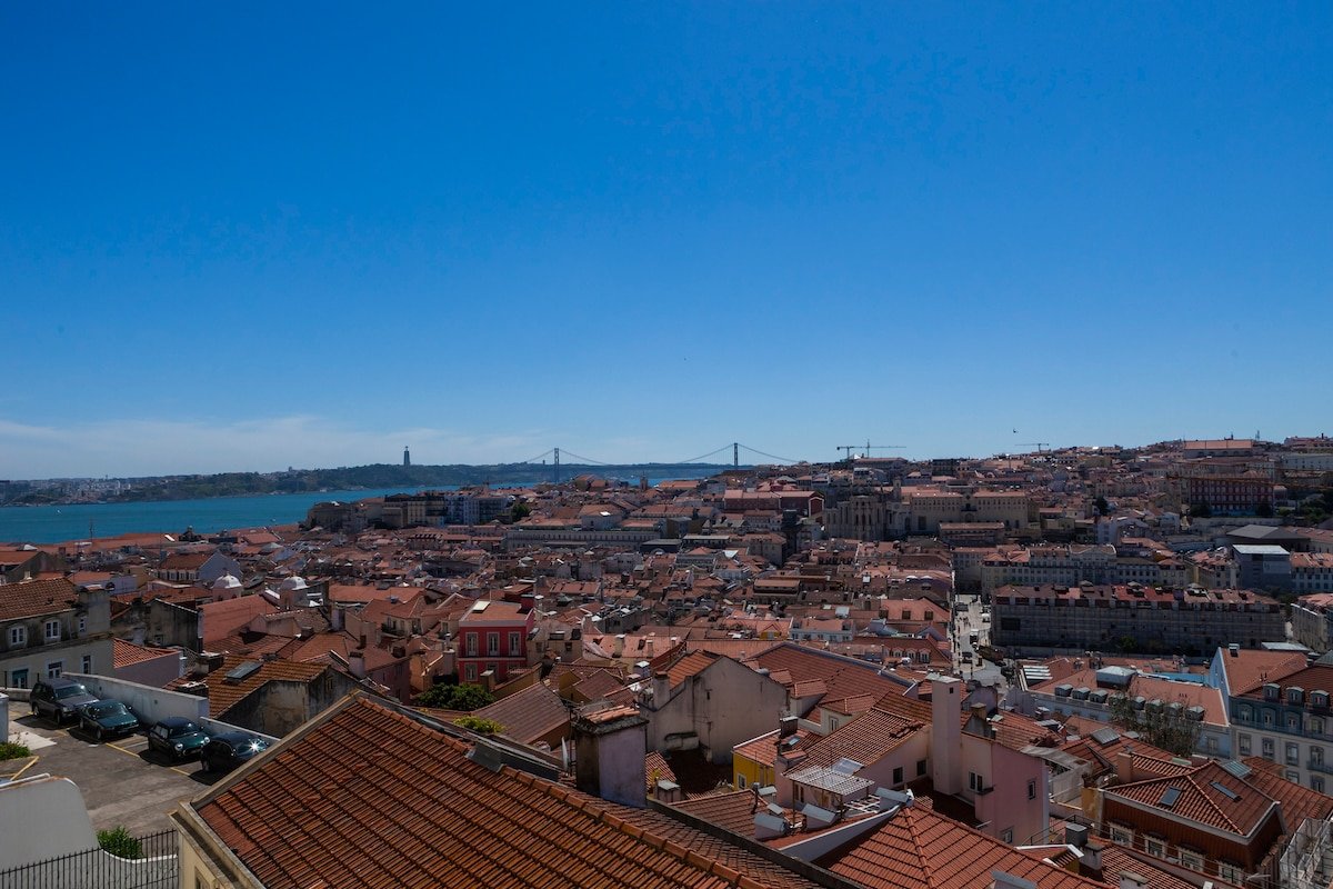 Lisbon Panoramic View 3 Bedrs+3 Baths+Balconies+AC gallery image 4