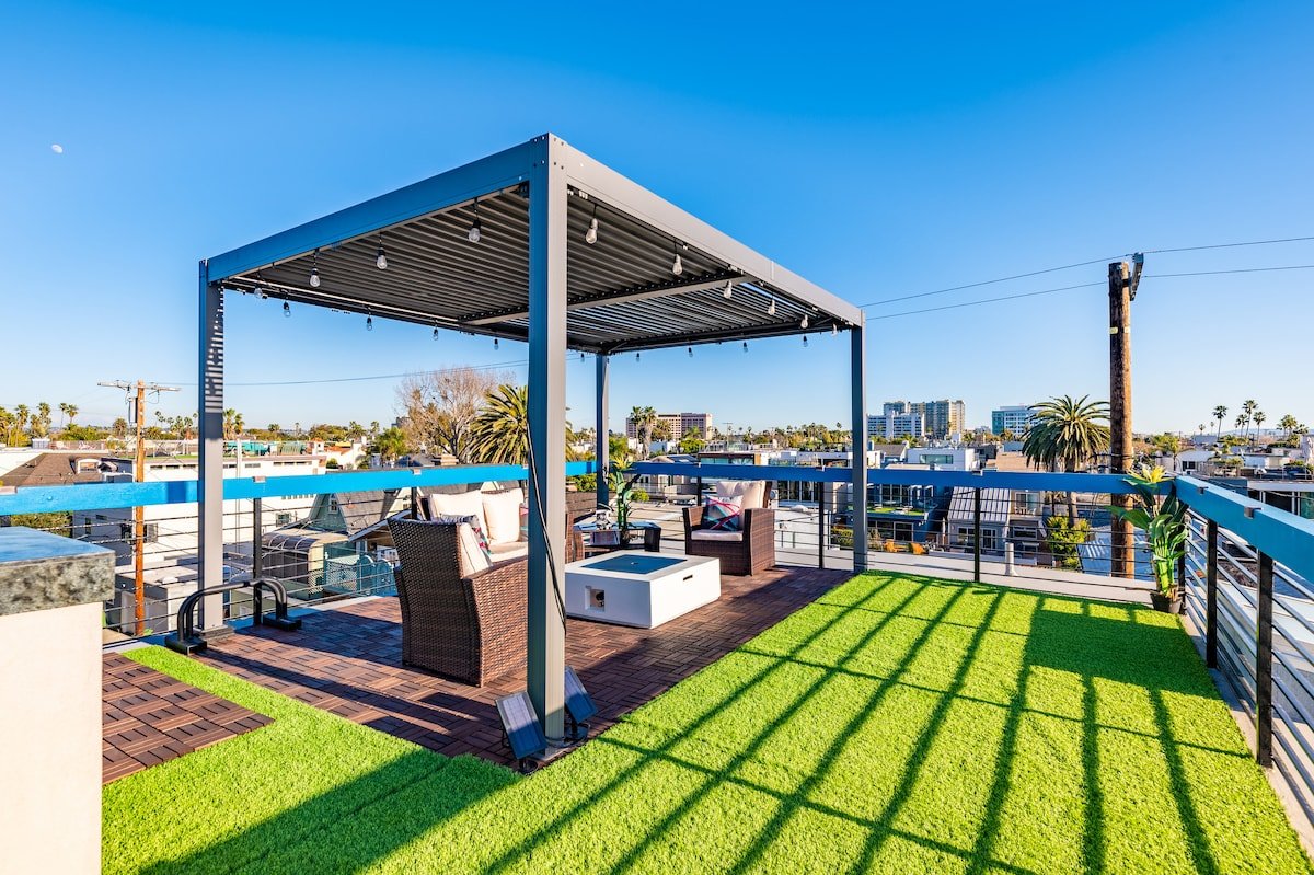 Venice Canals by the Beach with Rooftop Views gallery image 2