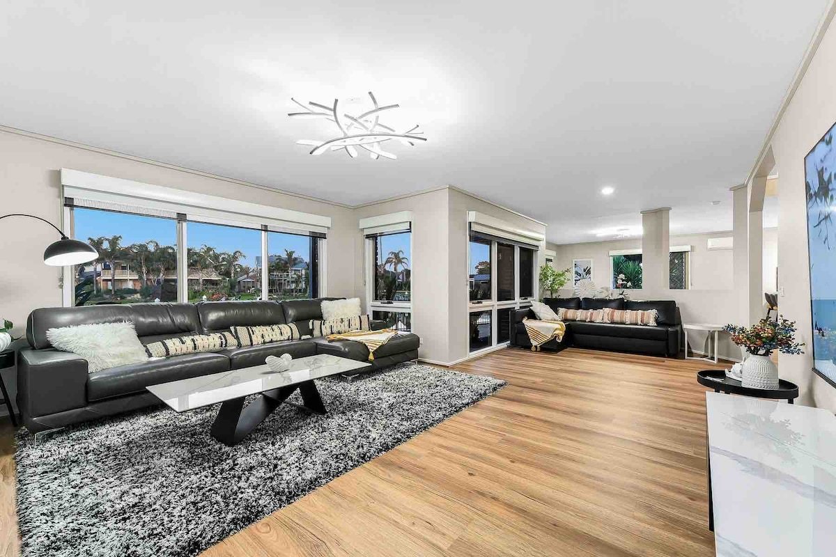 Waterfront Canal beach view + Private Jetty gallery image 4