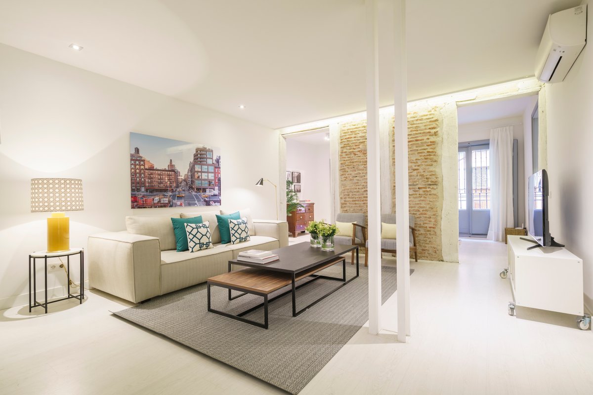 Homeclub | Charming Apartment in Malasaña