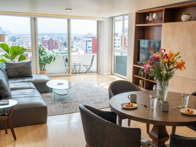 A/C, Amazing Location, 12th floor view, Fast Int.