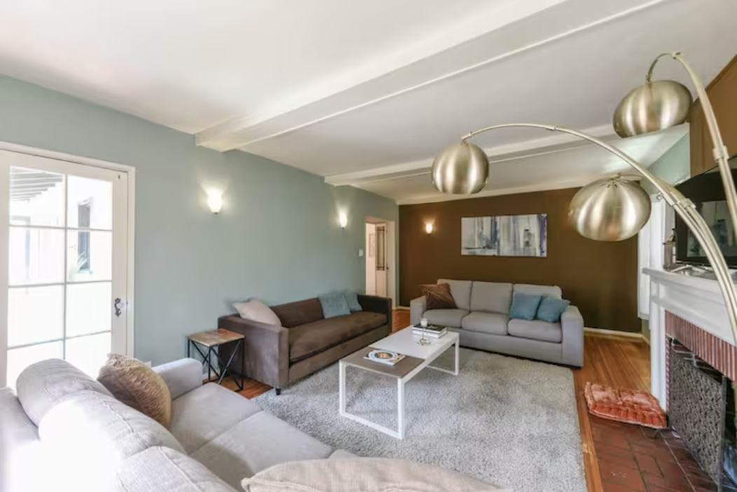 *Mid-City Building 6 beds/4 bath