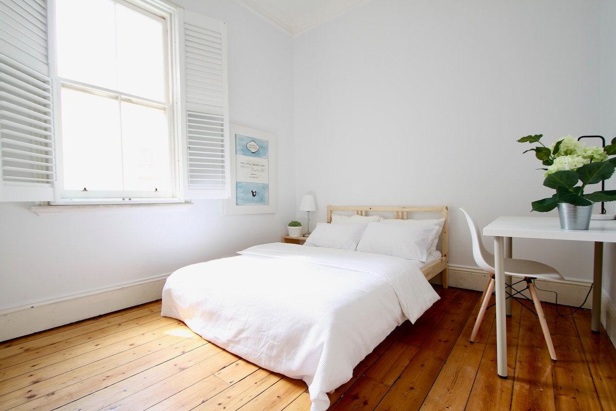 3BR + 2BATH Victorian Terrace RARE HERITAGE HOME gallery image 4