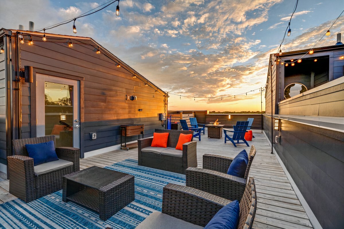 Luxe Nashville Home| Downtown Views + Rooftop