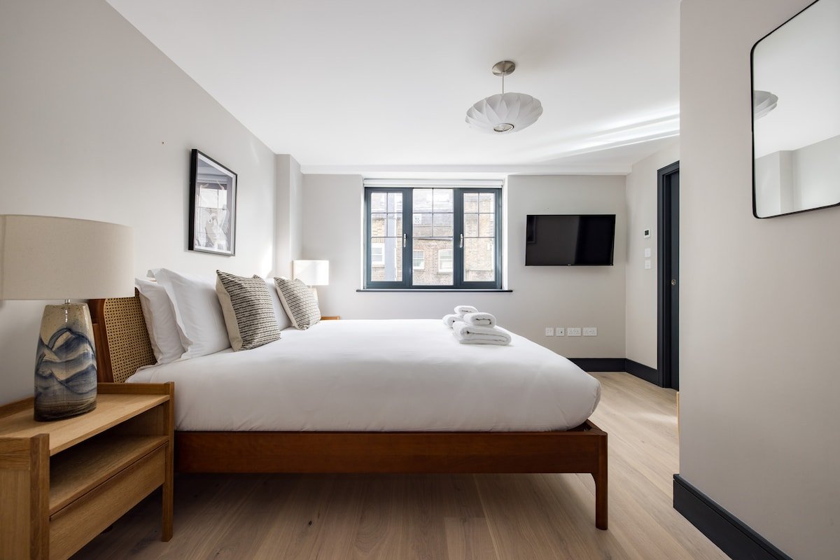 Covent Garden 3BR Terraced Duplex gallery image 5