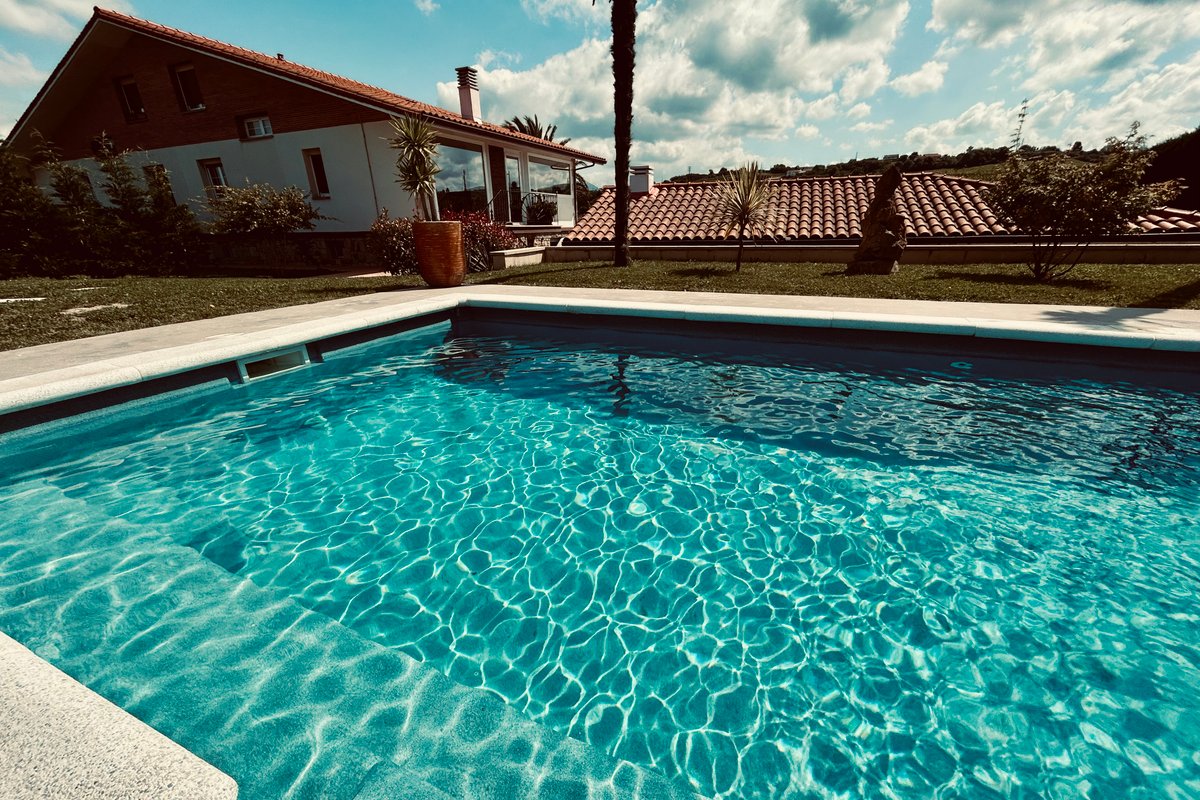 Casa con piscina -7 minutos Bilbao 7 de la playa