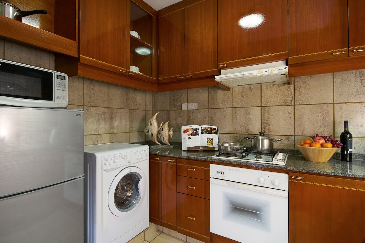 Spacious 3BR Apt in the Heart of Orchard Road gallery image 2