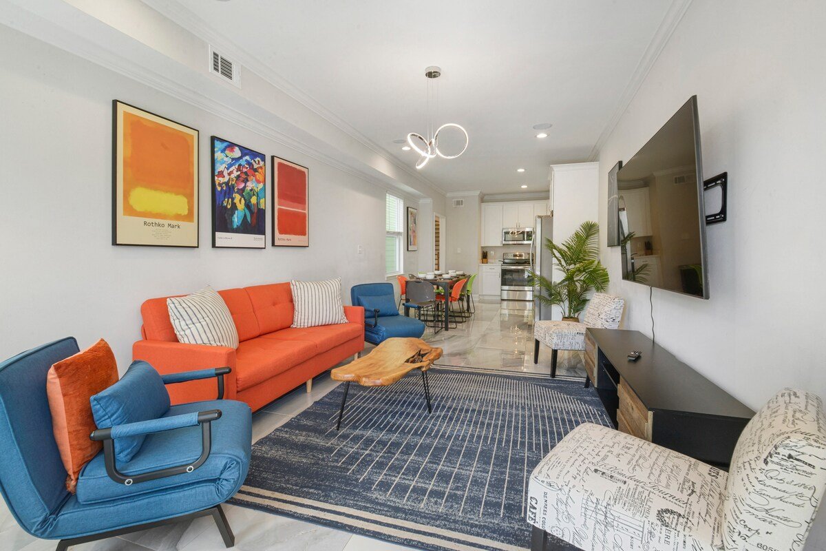 Sothern Comfort- Heated Pool 8 Beds Parking Yard gallery image 3