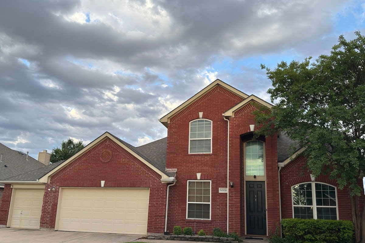 Keller Schools 4BD 3BA Quiet Street, Pet Friendly! gallery image 3