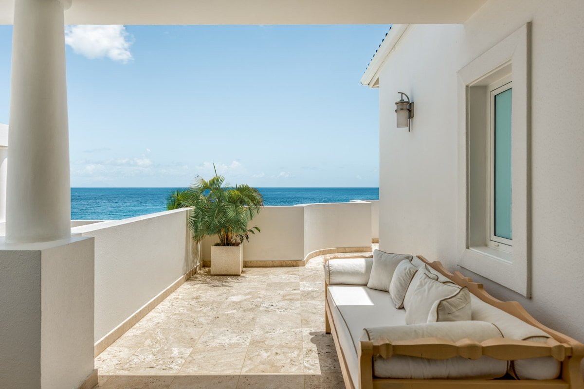 Mumbai (3 bedrooms) – Oceanfront villa with pool, gallery image 5