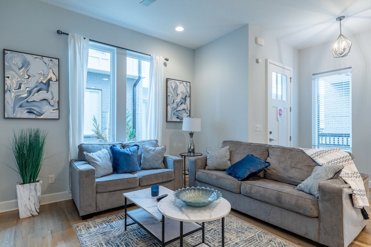 Music City Home Close 2 Downtown gallery image 3