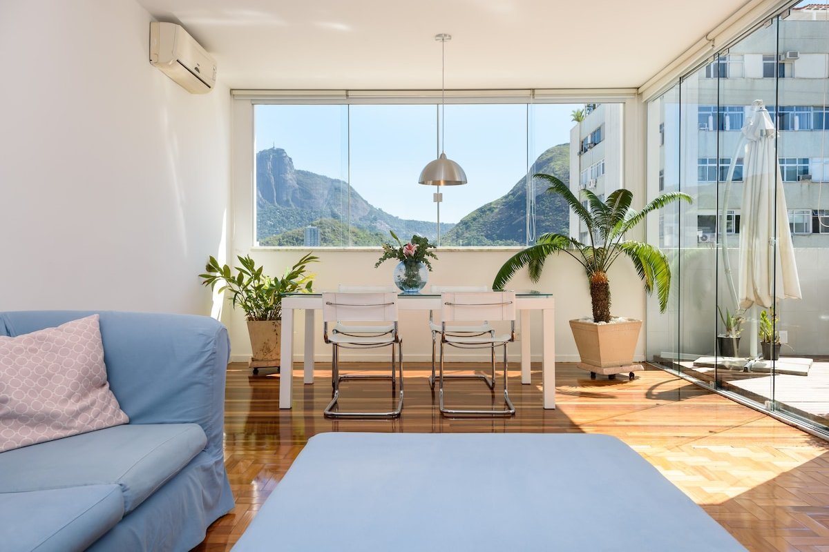Lovely penthouse with a stunning view in Ipanema gallery image 2