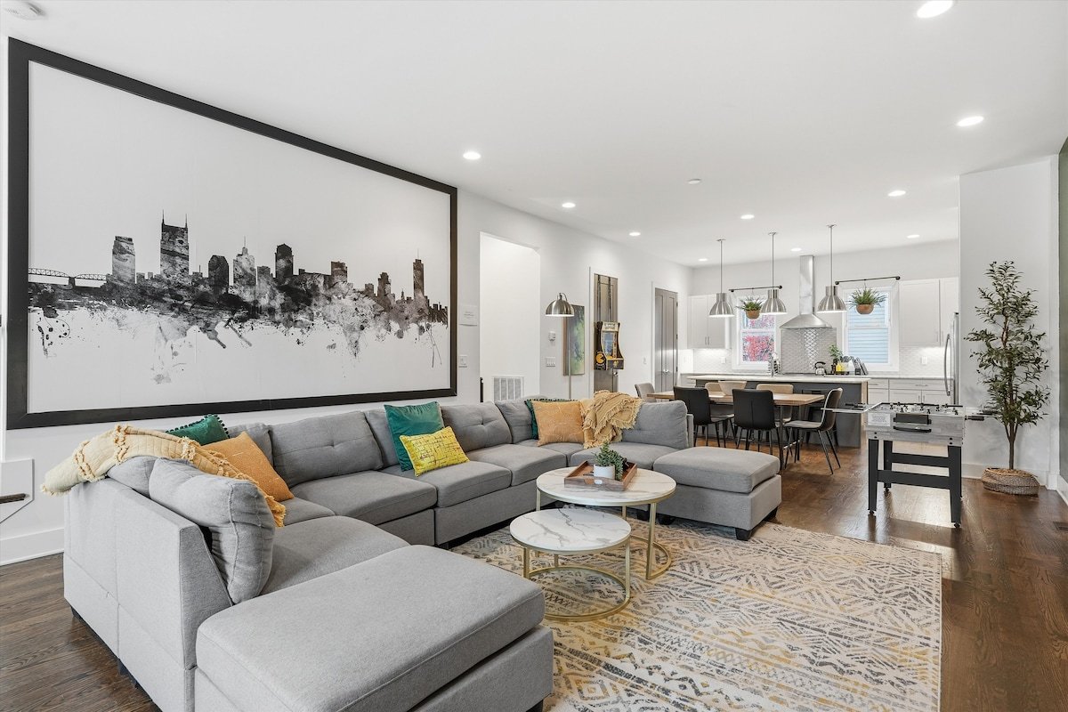 Roof Top Deck -NO BUNKS – Pet and Kid friendly gallery image 2