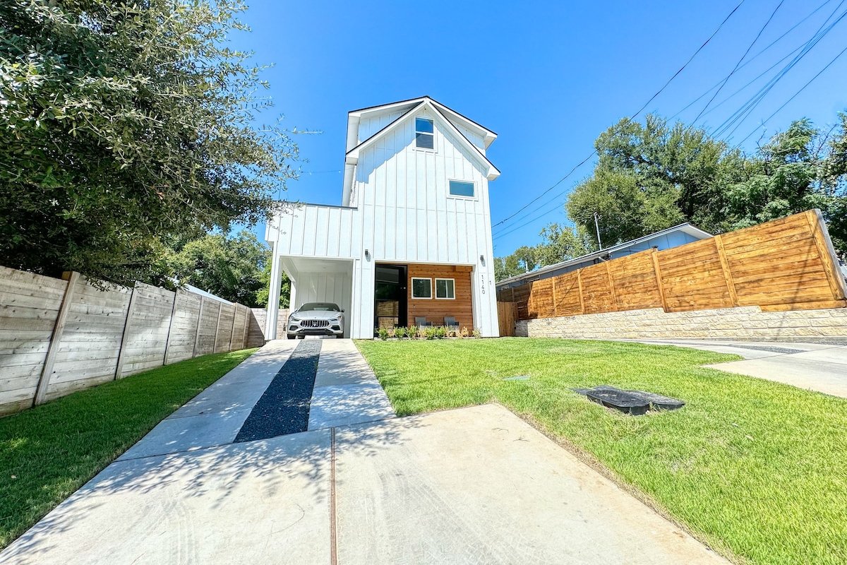 Texas-Themed Home gallery image 3