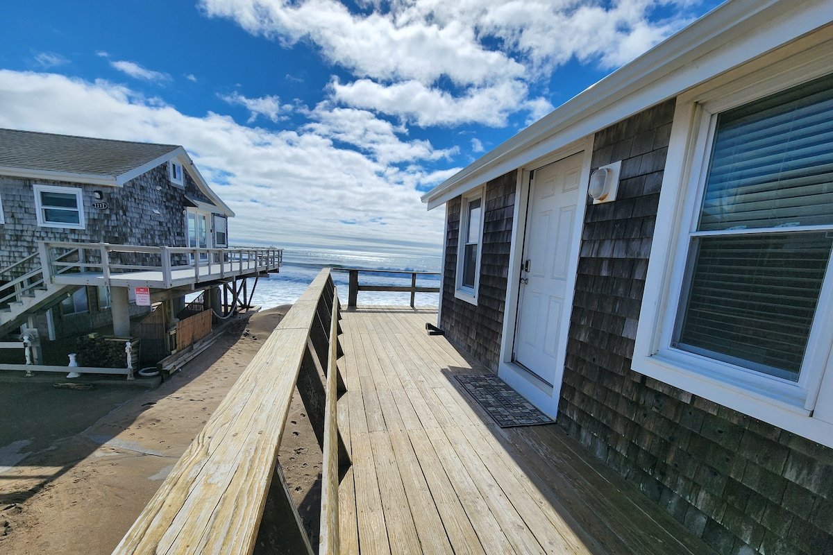 Striped Bass Villa – Beachfront Vacation Home gallery image 4