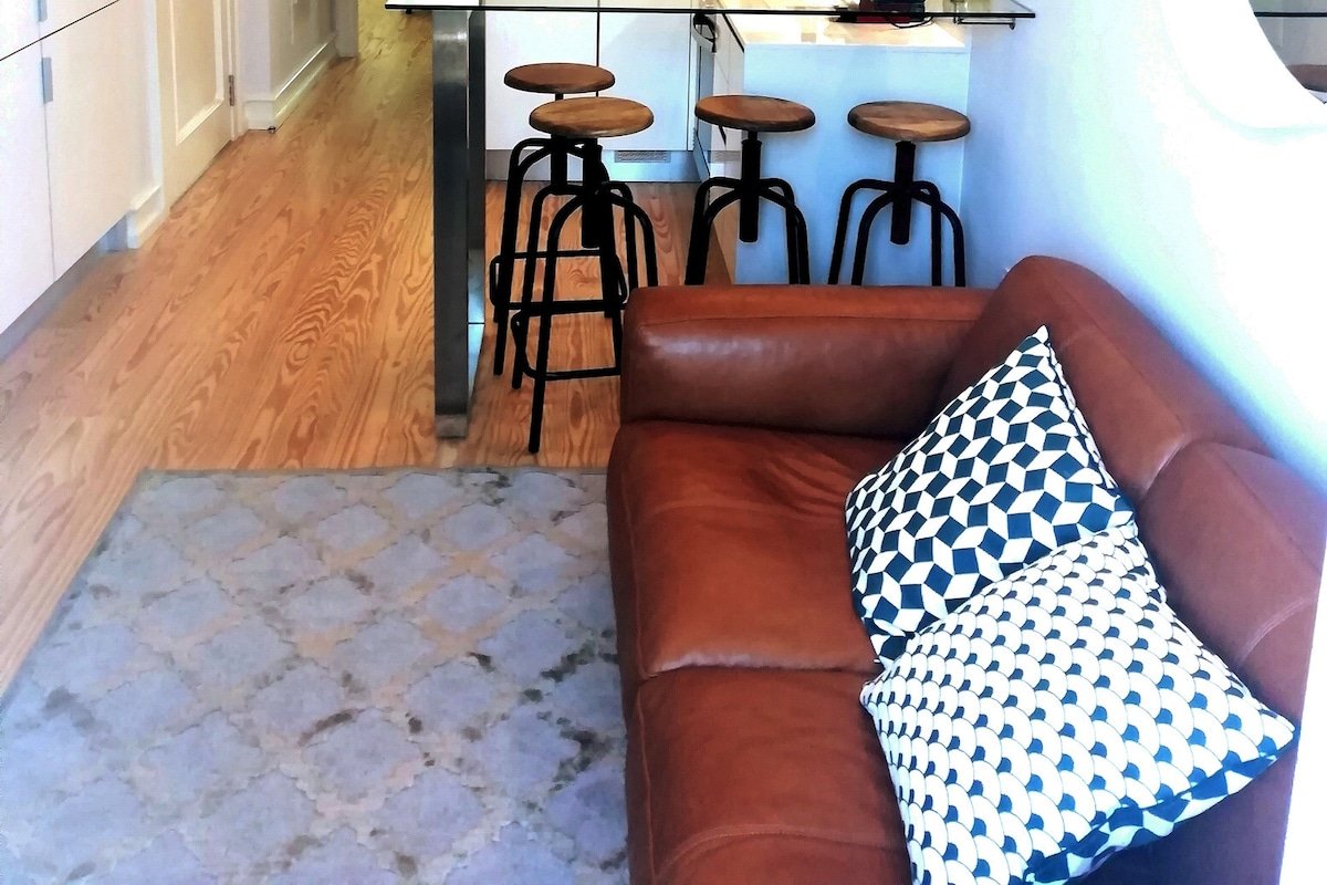 Augusta 229-5E-City Center Apt- Balcony & Elevator gallery image 3