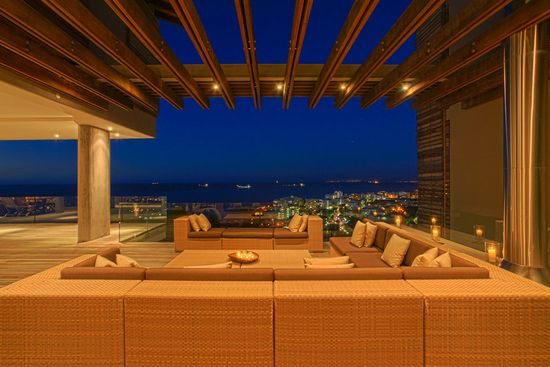 Photo 3 of Bantry Bay Villa accommodation in Bantry Bay, Cape Town with 5 bedrooms and 5 bathrooms