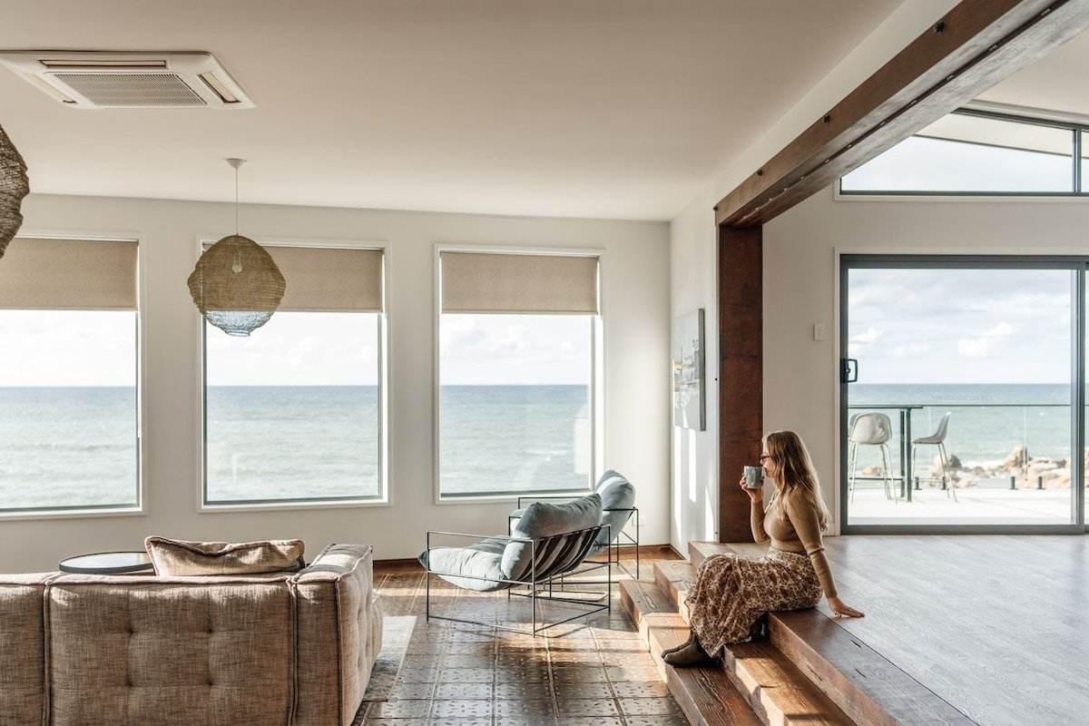 Novo Luxury Apartment Penguin Accommodation Itas gallery image 3