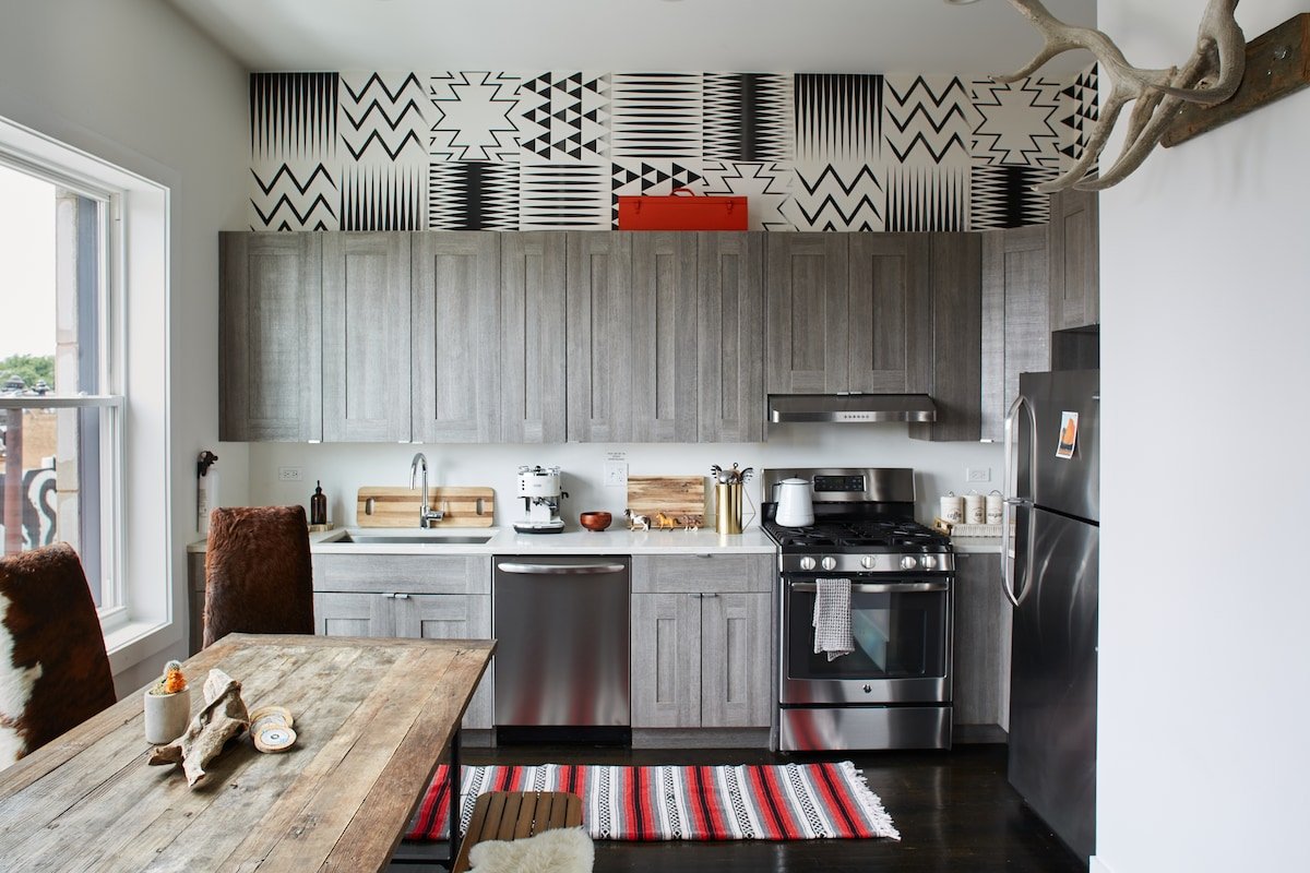 Southwestern 8 Bed 4 Bath Estate Parking + Yard gallery image 3