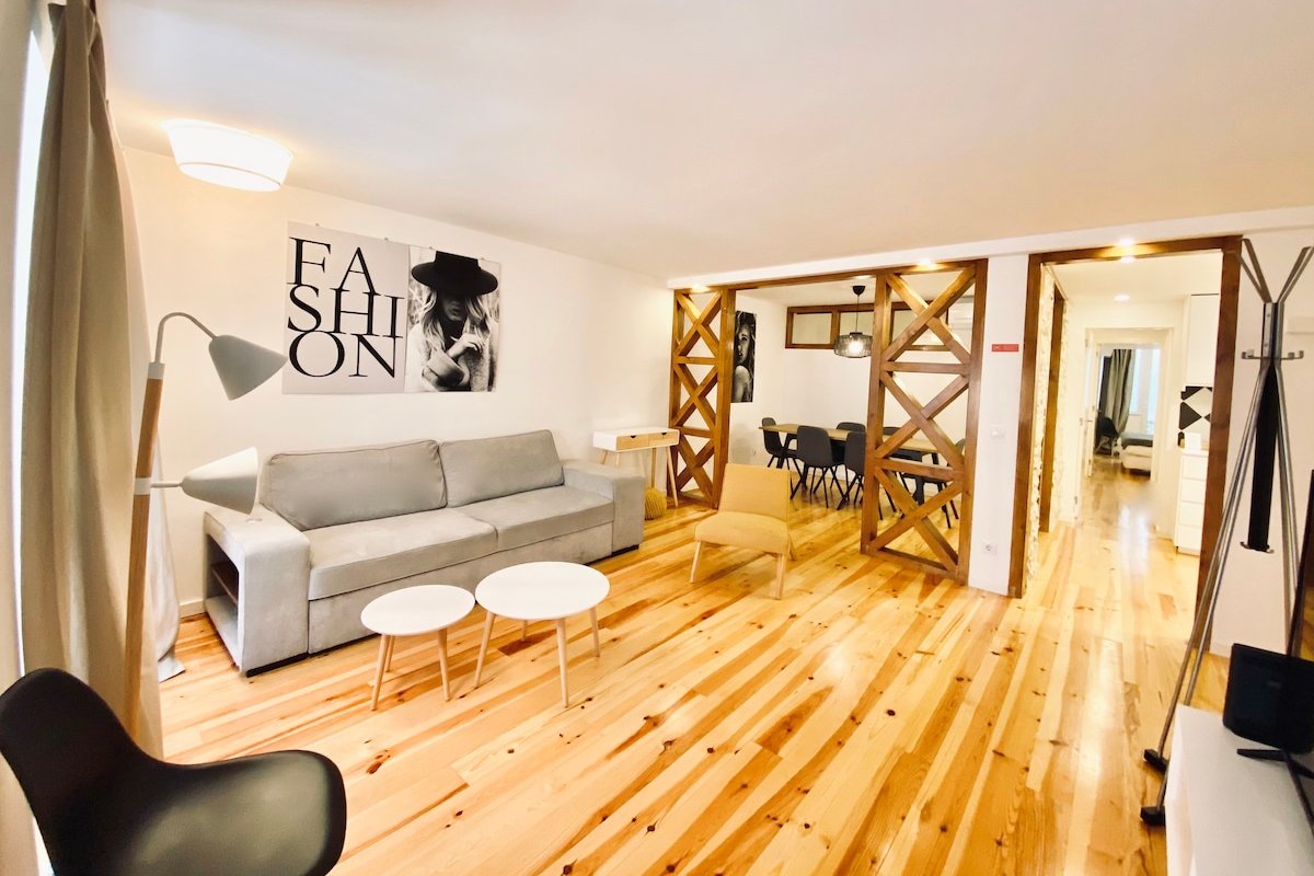 MY LX FLAT Stylish Apartment in Old Town gallery image 2