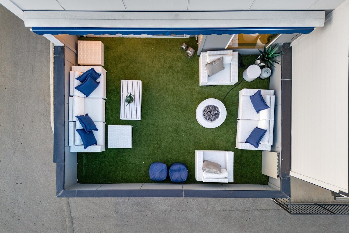 Broadway Frank 2 miles from Broadway gallery image 4