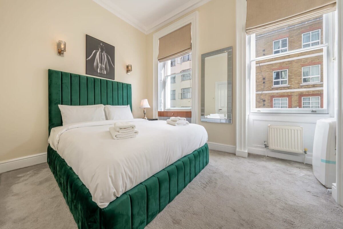 2B Apartment next to Park Lane gallery image 4