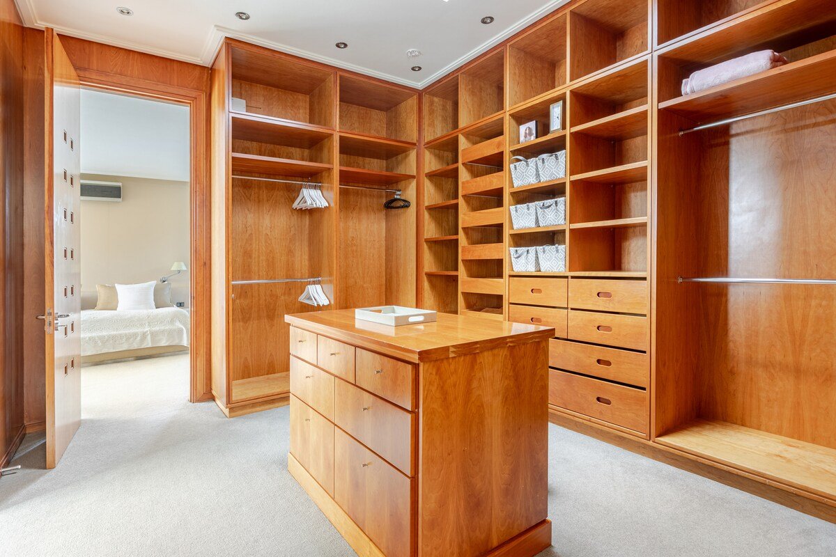 5-Bedroom Villa with Breathtaking Mountain Views gallery image 2