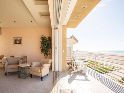 LAX Beachhouse – Luxury On The Sand and Near LAX