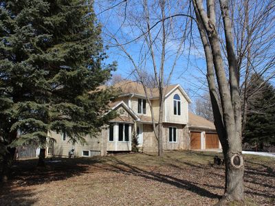 Private Wooded 5 Bedroom Home on 7 Acres