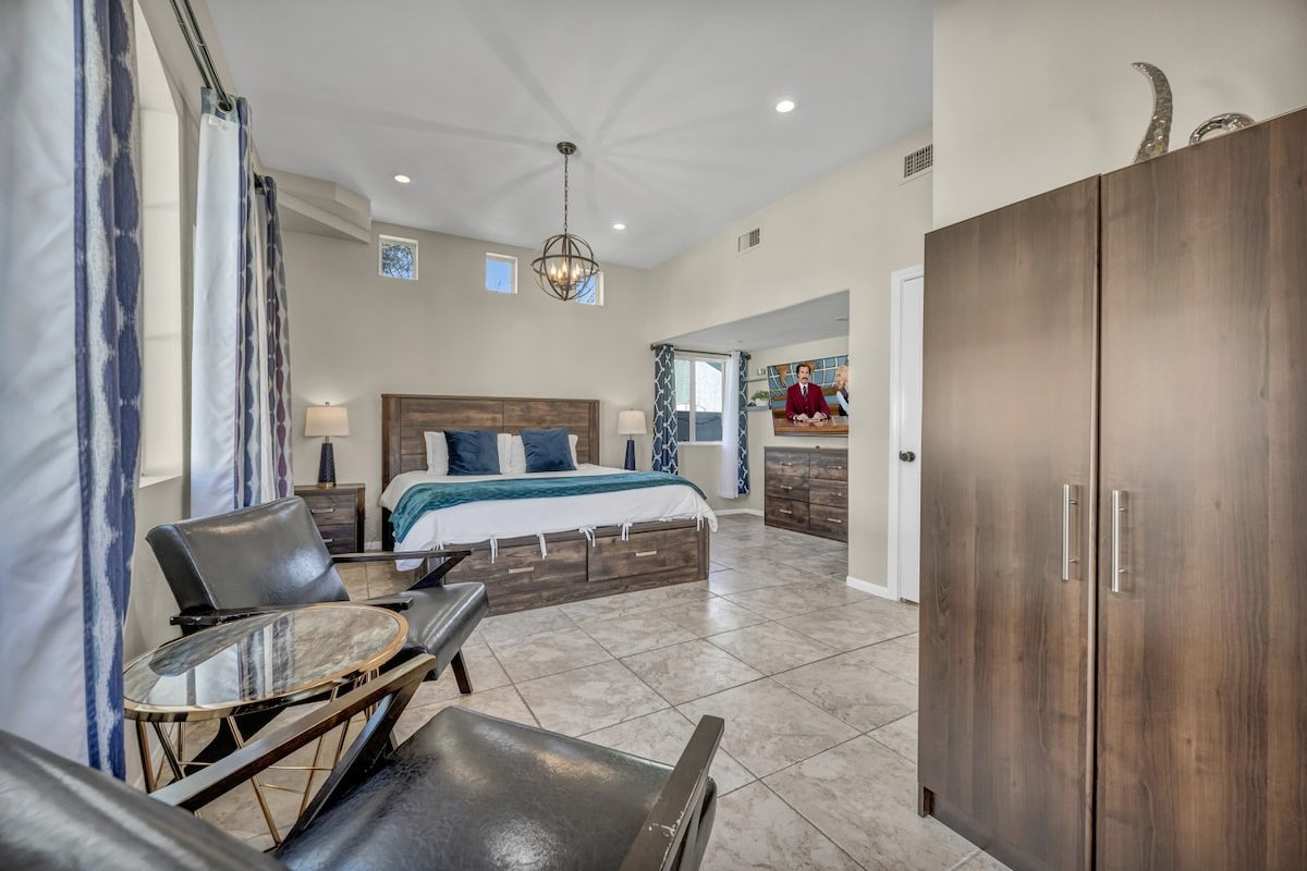 Near Vegas Strip 1Story, 5BR, Pool, HotTub, Games gallery image 4