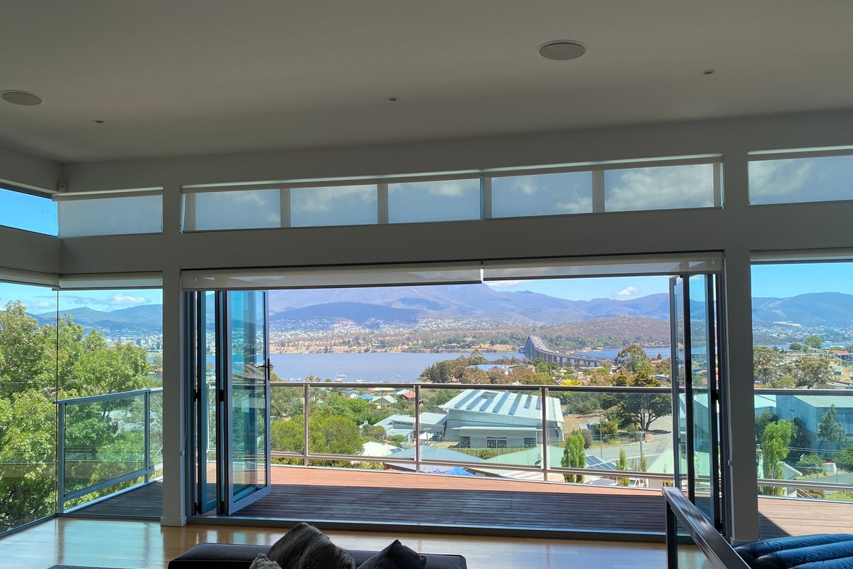 Spacious 4BR Home: Amazing Views, Ideal for Groups