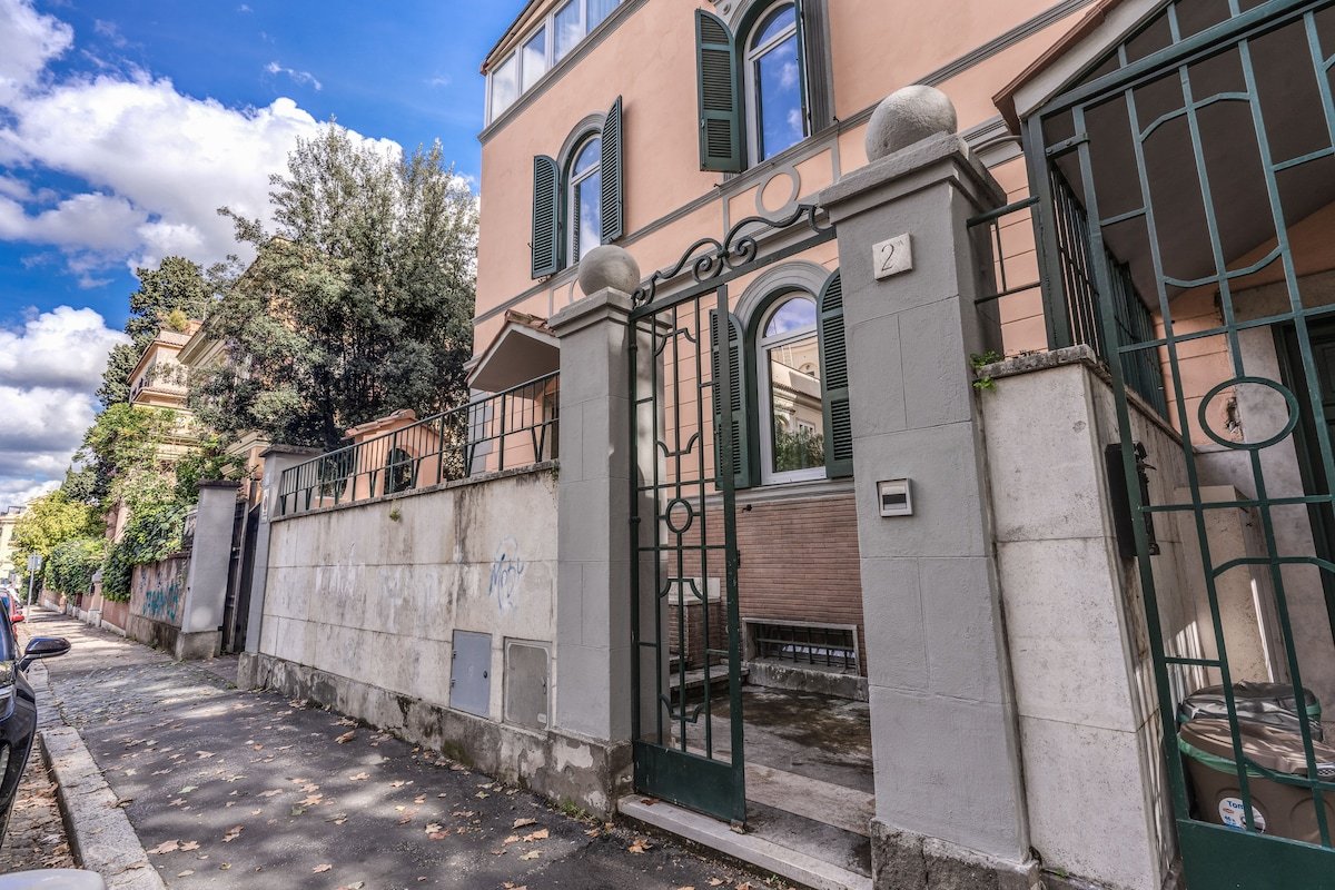 Venere Apartments – Venere’s Historical Apartment gallery image 4