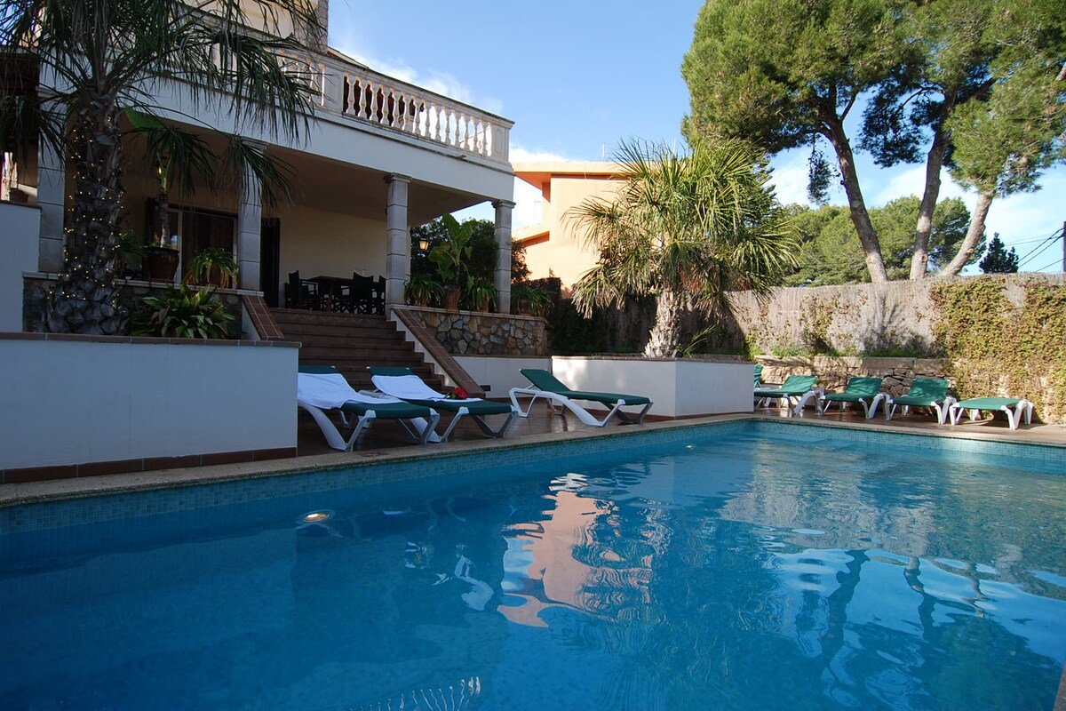 SOL VERI. Elegant Villa with private pool and BBQ. gallery image 3
